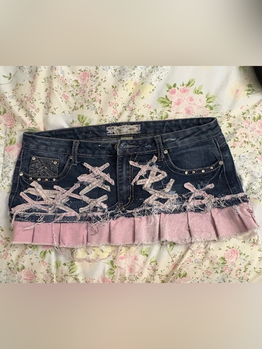 Adorable Upcycled Y2K Mini Skirt -16